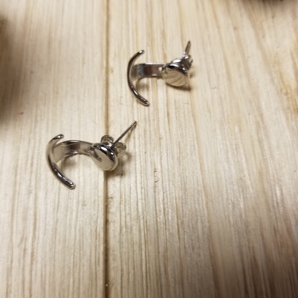 Super Stylish SILVER earrings - Picture 7 of 11